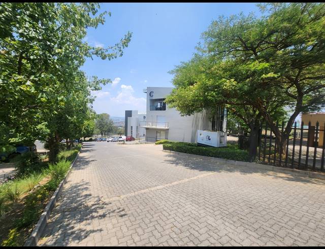 247M² OFFICE TO LET IN ALLANDALE